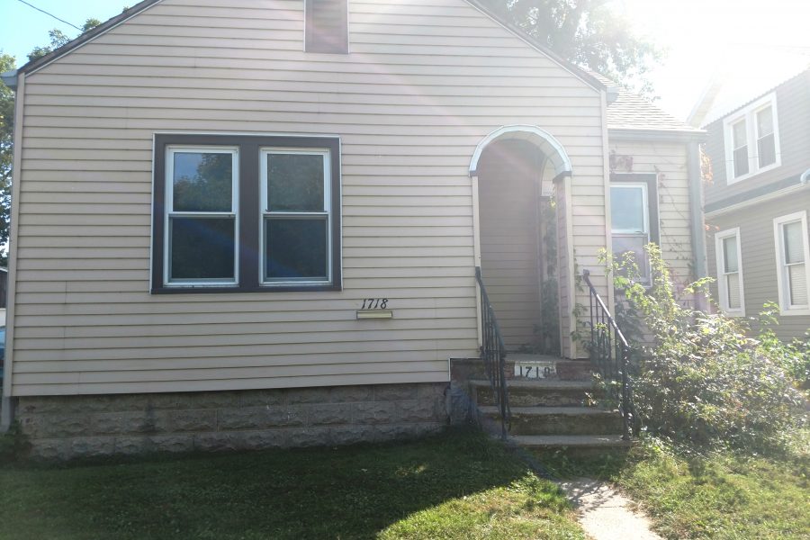 1718 W 1st St Dixon, IL 61021